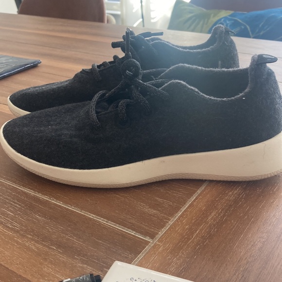 Men’s size 8 Wool Runners, like new